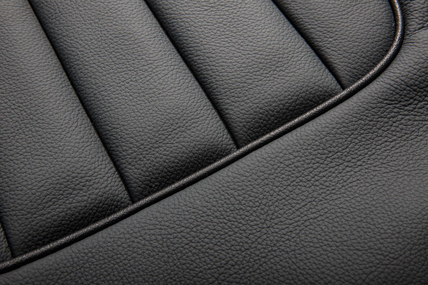 Ledersitzbezüge
Leather seat covers
Housses de siège en cuir
L