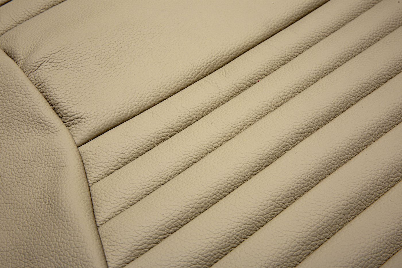 Ledersitzbezüge
Leather seat covers
Housses de siège en cuir
L