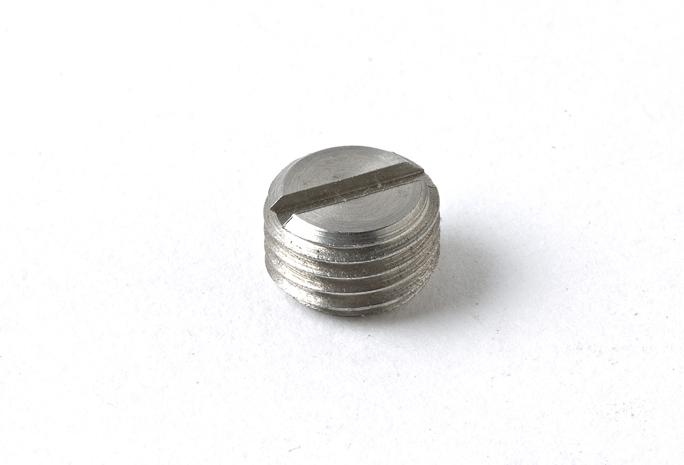 THREADED PLUG